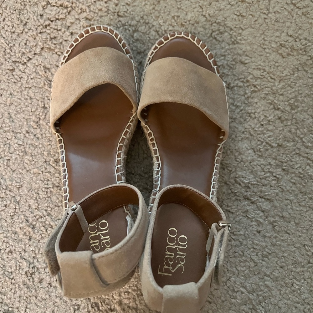 Tan Sandals - Picture 5 of 6
